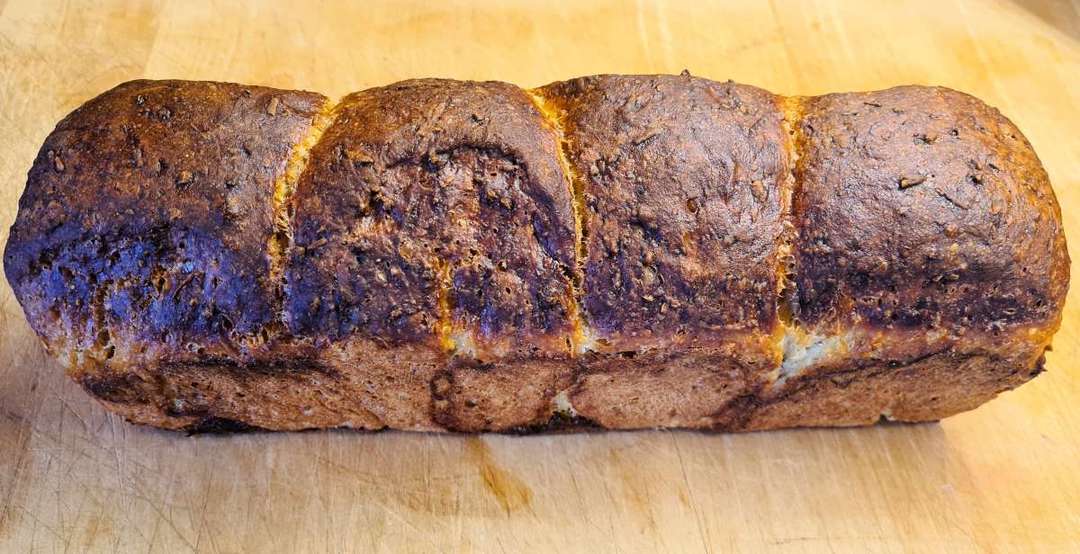 Das fertig gebackene Kokos-Toastbrot